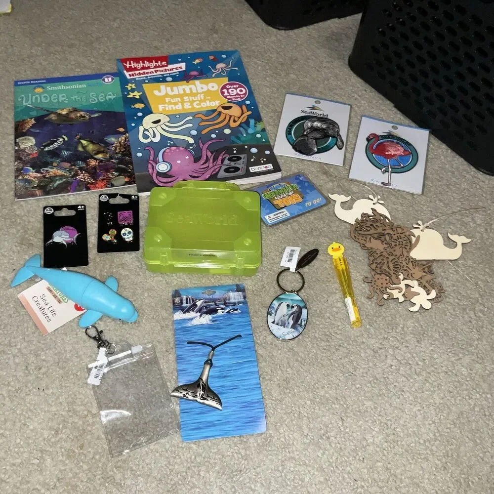 SEAWORLD REUSABLE BAG, GIRLS BUNDLE NECKLACE,SHIRT PINS,KEYCHAIN, PATCH,BOOK, ET